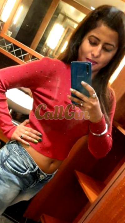Preeti, escort in Dwarka