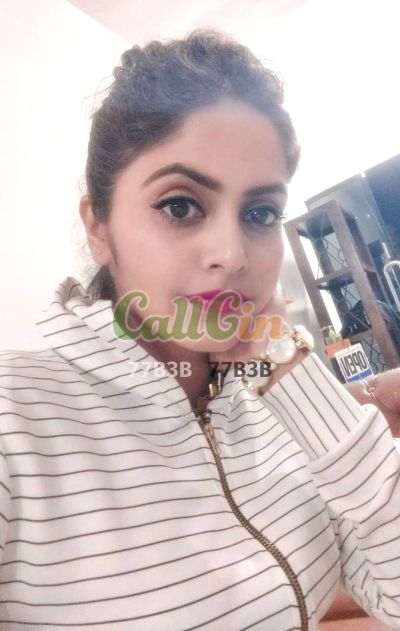 Komal, call girl in Pune