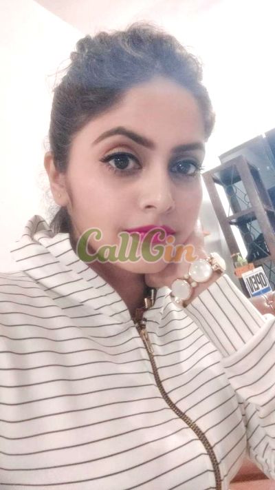 Komal, call girl in Pune