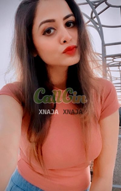 Riya Mehra, call girl in Andheri (Mumbai)
