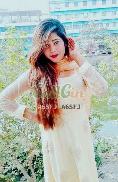 Surbhi, call girl in Connaught Place