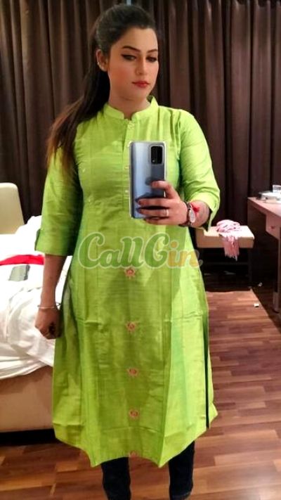 Kanika Kapoor 8409323003, call girl in Chennai