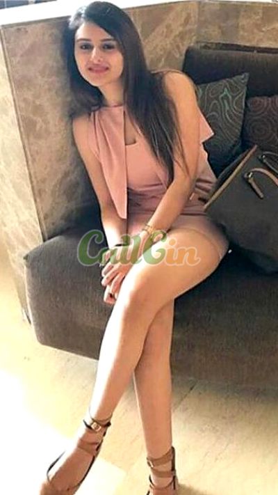 Komal Sharma, call girl in Guindy (Chennai)
