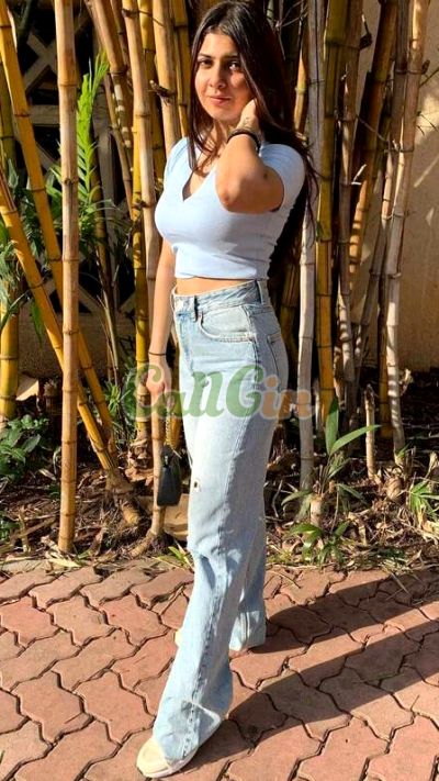 Sanjana Dube, call girl in Koramangala (Bangalore)