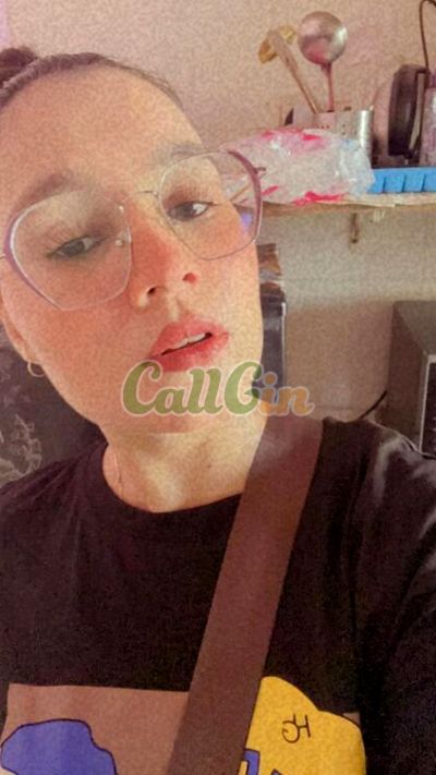 Sneha, call girl in MG Road (Bangalore)