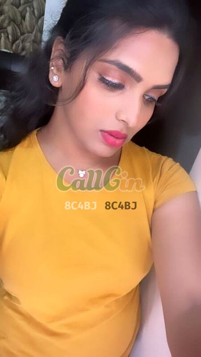 Sarmi Roy, call girl in New Town (Kolkata)