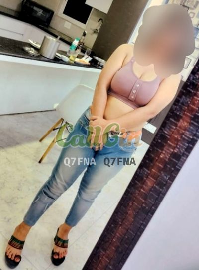 Varsha, call girl in Anand Vihar