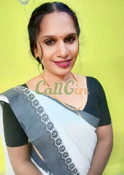 Meenu, escort in Erode