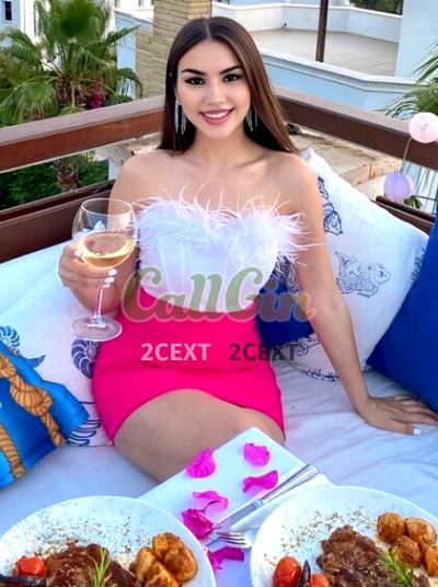 Simmy, escort in Dwarka