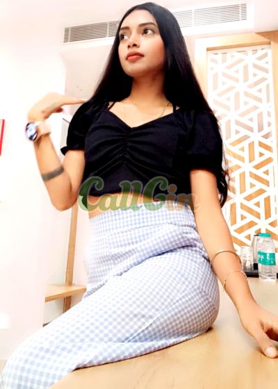 Ayesha Kapoor 7400145693, escort in Andheri (Mumbai)